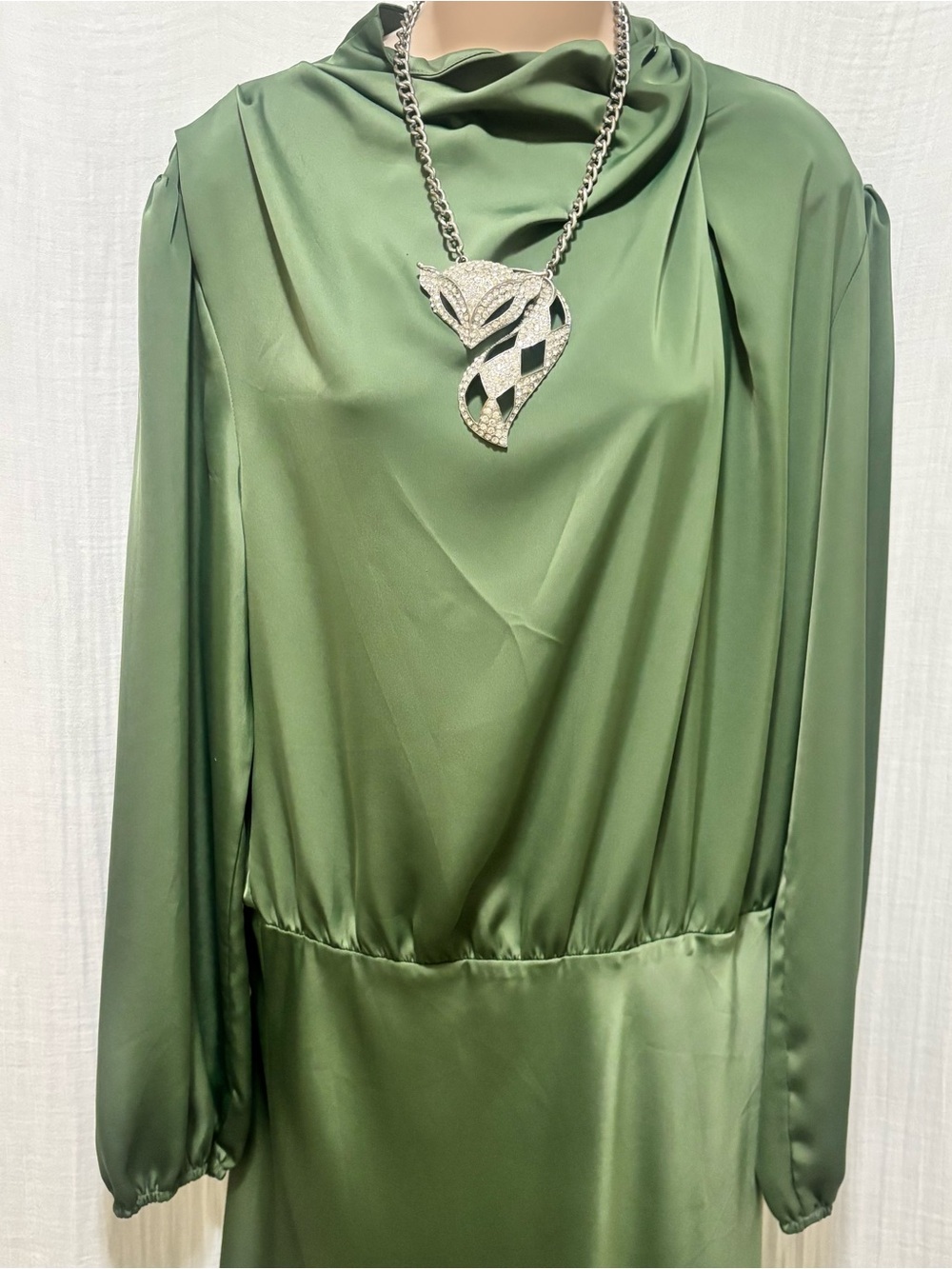 Elegant High-Neck Long Sleeve Green Satin Maxi Dress size XL - Picture 3 of 5